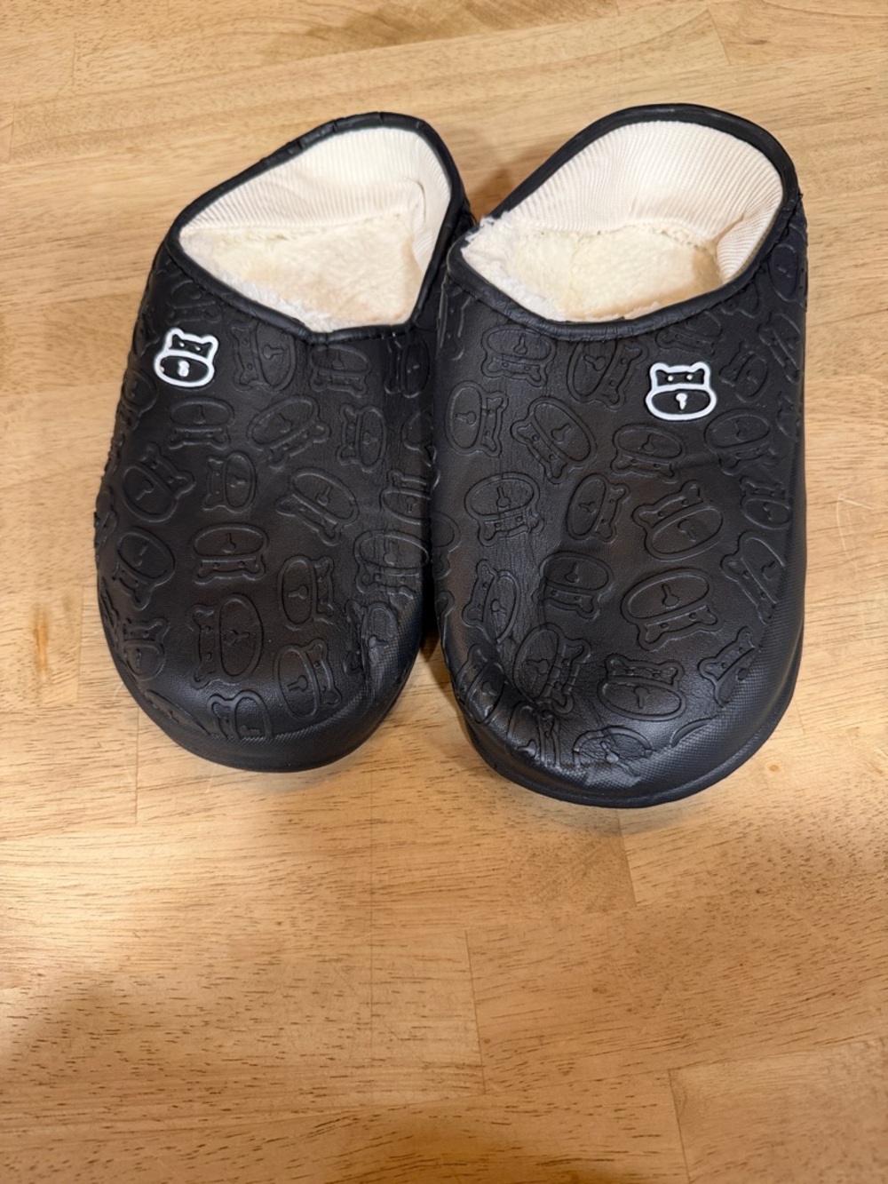Kids Black Cozy Slip-On Slippers with Bear Accent(6)